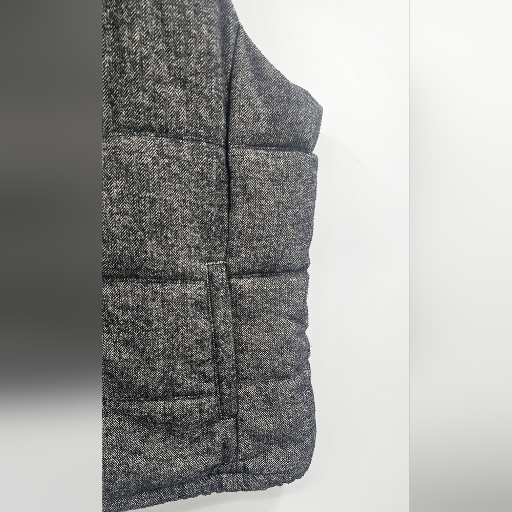 Old Navy Gray Quilted Puffer Vest - Picture 4 of 6
